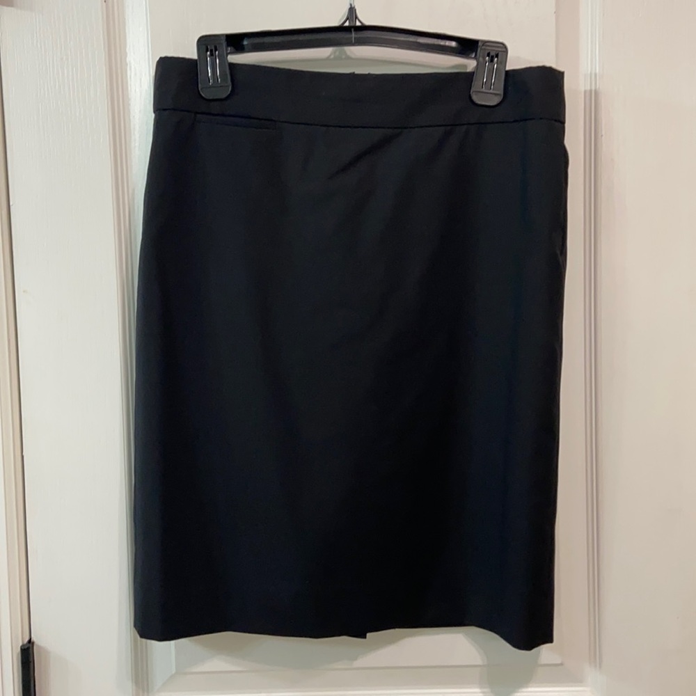 J Crew black Suit Skirt Size 8. Great Condition!